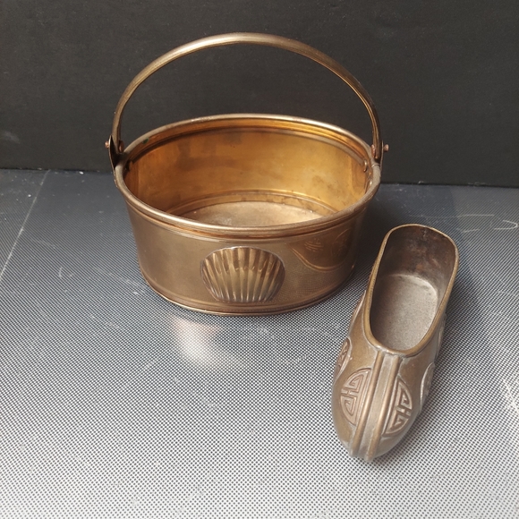 Vintage brass decor. Slipper ashtray 5in plant pot/ handle - Picture 7 of 8